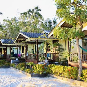 Beach Front Bungalow Aircon