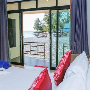 Superior Double Room Beachfront